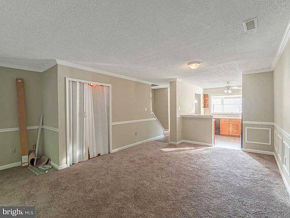 4th image of 417 Westminster Ln
