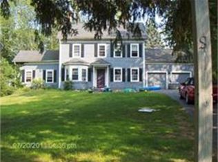 8 W Dudley Rd, Dudley, MA 01571