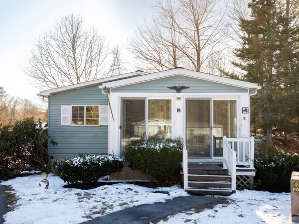 4 Fir Cir, Rockland, MA 02370