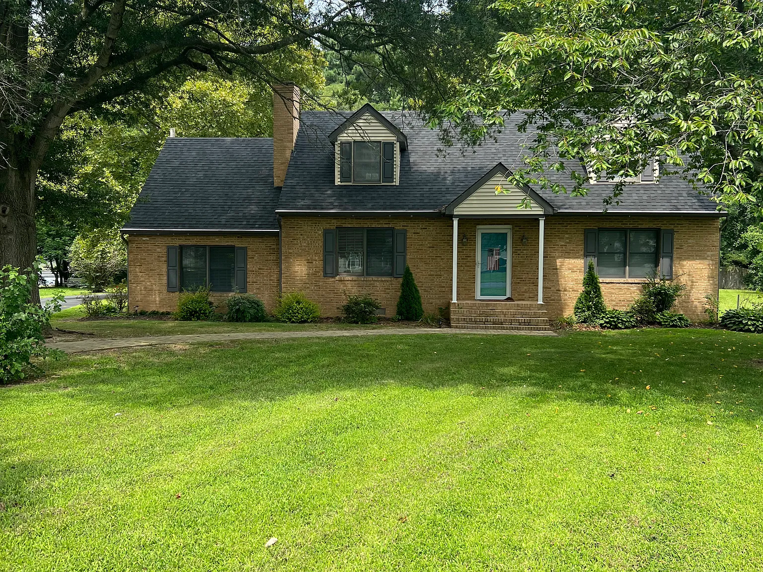 4 bed, 1560 sqft, $2,100 — Photo 1