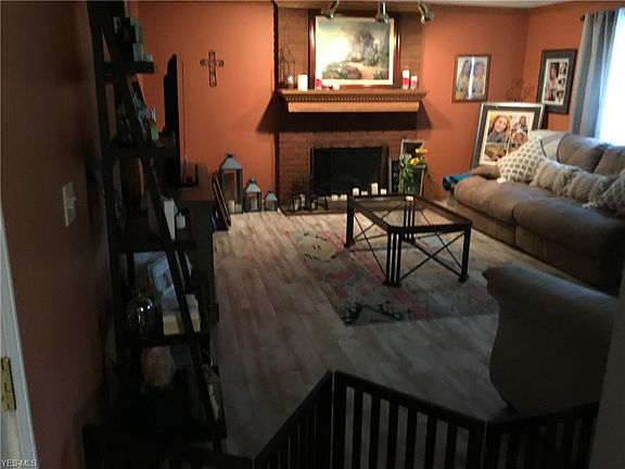3rd image of 749 Teakwood Dr
