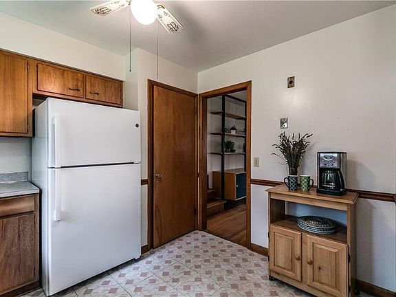 3rd image of 34 Artillery Ln