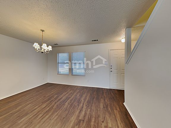 4th image of 5501 Camarillo Dr