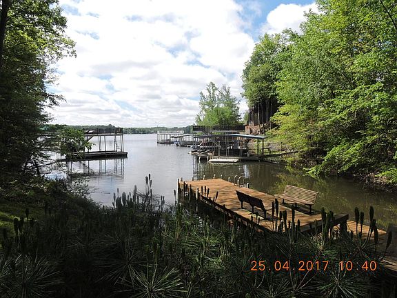 2nd image of 302 Bell Memorial Dr