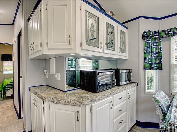 5th image of 22989 Lake McMurray Lane #10