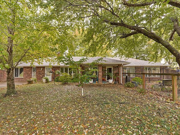 3rd image of 615 Crabapple Road