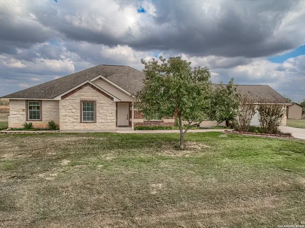 123 Colette, Marion, TX 78124