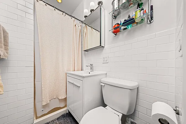 Rented by REAL New York | media 6