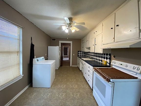 3rd image of 1209 W 20th St
