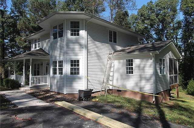 1st image of 9121 Pine Hill Dr