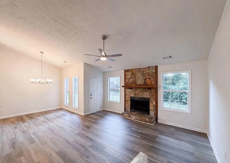 3 bed, 1390 sqft, $1,710 — Photo 4