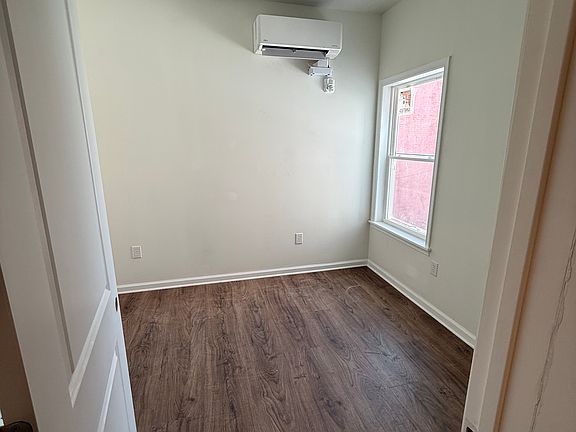4th image of 5 Locust St APT 1
