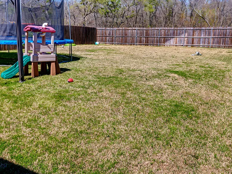 741 Windsor Ct — Photo 29