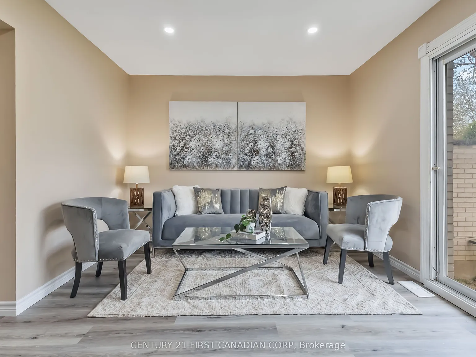 3 bed, $2,200 — Photo 1