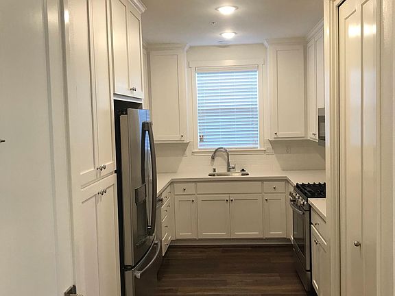 2nd image of 195 Avenue Cabrillo