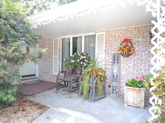 4th image of 1806 Cottage Grove Pl