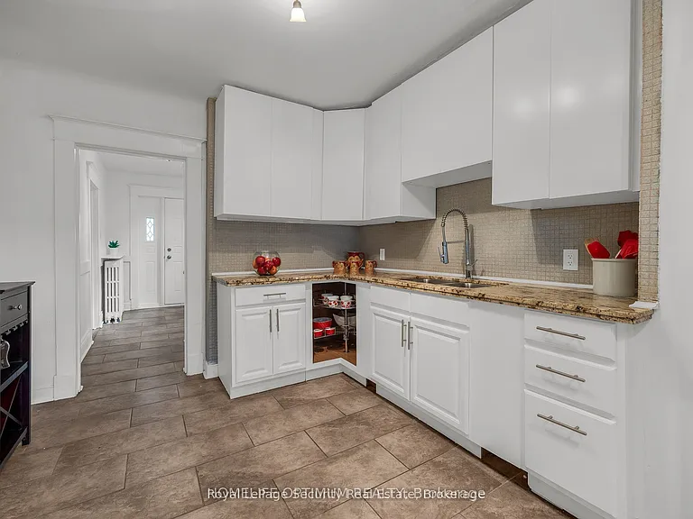 35 Bayfield Ave — Photo 11