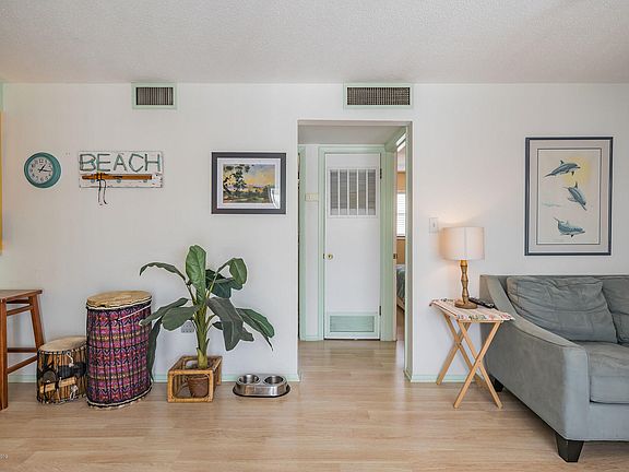 5th image of 277 S Brevard Ave #23