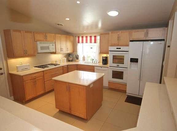5th image of 162 Galsworthy St