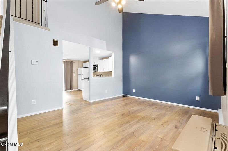 4th image of 6 Pepperbush Place