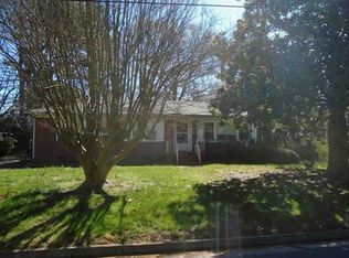 6 Charlton Dr, Hampton, VA 23666