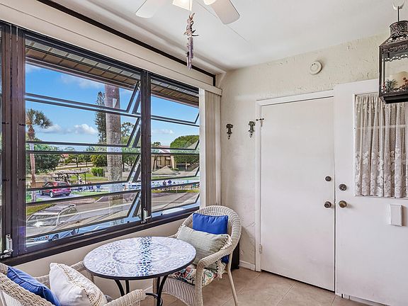 4th image of 302 Pine Ridge Circle #A-2