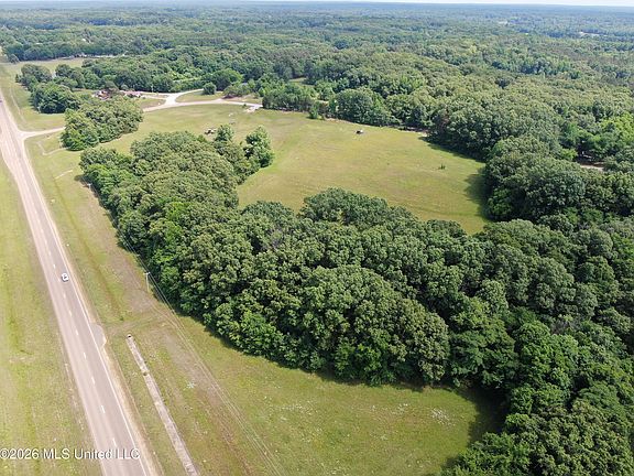 4th image of 100 Boswell Rd