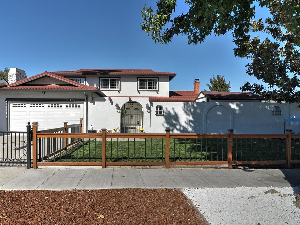 1st image of 5027 Moorpark Ave