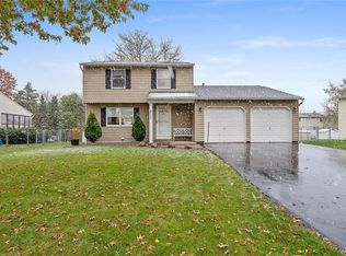 6011 Misty Ridge Ln, Cicero, NY 13039