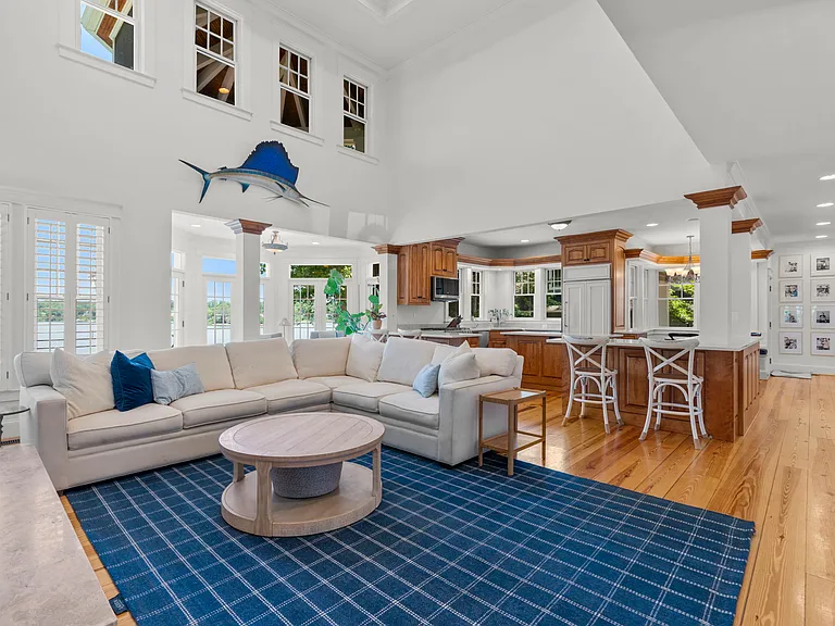 2942 Edgewater Dr — Photo 15