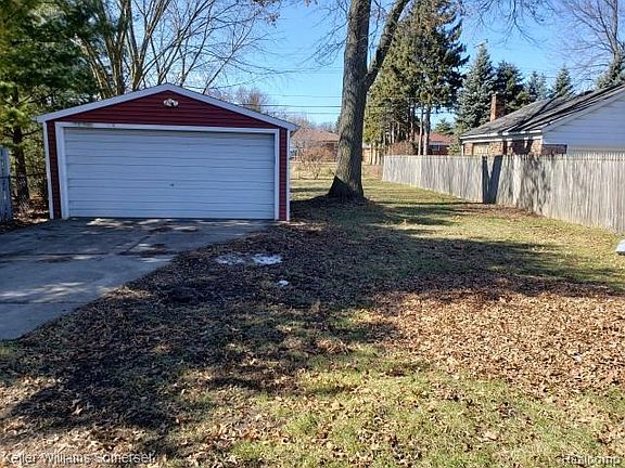 3rd image of 23753 Beierman Ave
