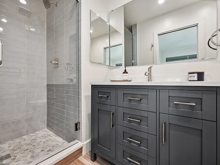 3870 N Clay St — Photo 6