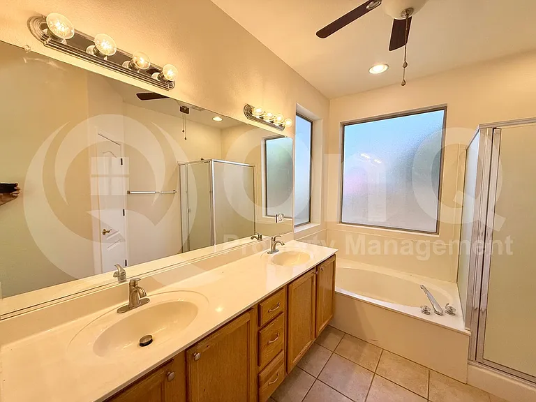 16609 S 16th Dr — Photo 5