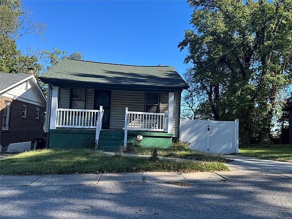 3rd image of 1334 Gregan Pl