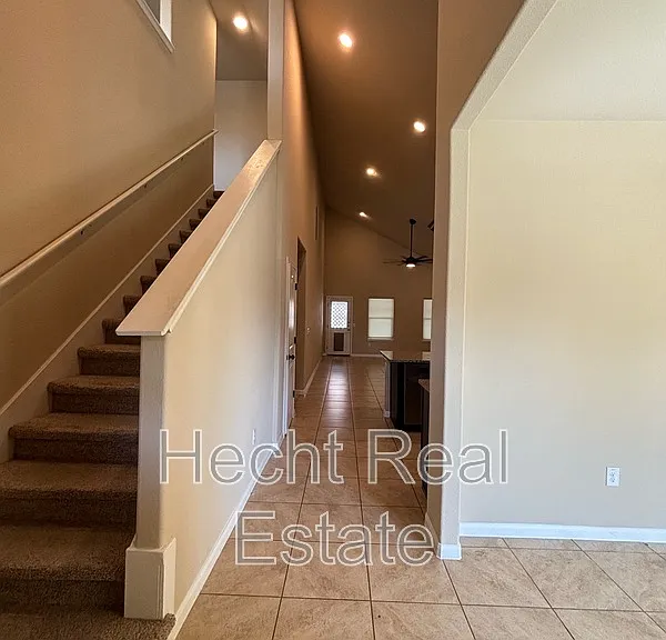 9209 Sawyer Fay Ln — Photo 5