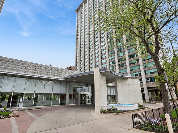 2nd image of 3600 N Lake Shore Dr APT 523