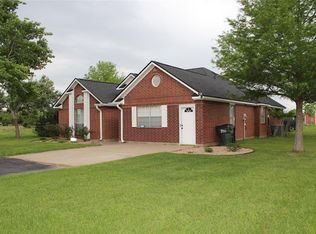 1551 Woody Ln, Sealy, TX 77474