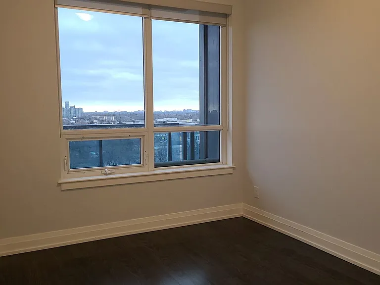 7167 Yonge St #906 — Photo 16