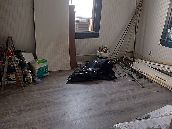 3rd image of 376 W Snyder Ave