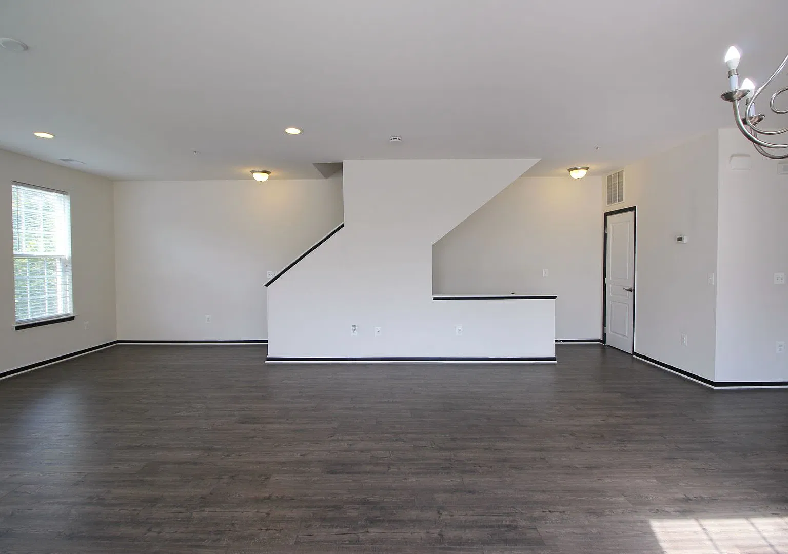3BR/2.5BA townhome — Photo 4