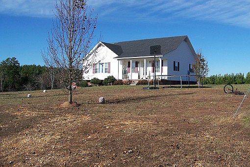 1st image of 107 W Green Hills Dr