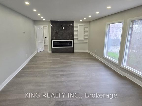 3rd image of 8486 Creditview Rd