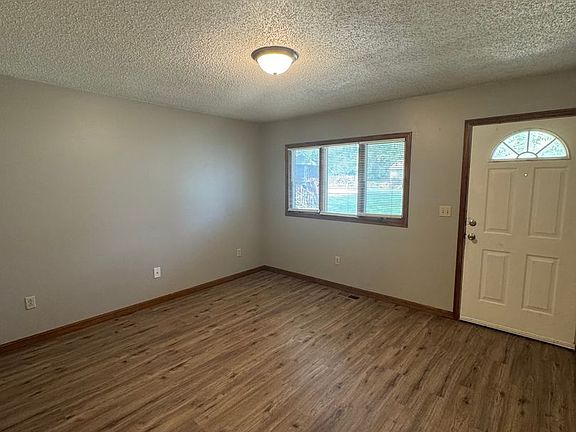3rd image of 516 E Monroe St APT B