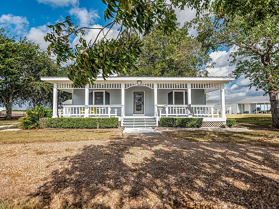 3rd image of 190 Hood Rd