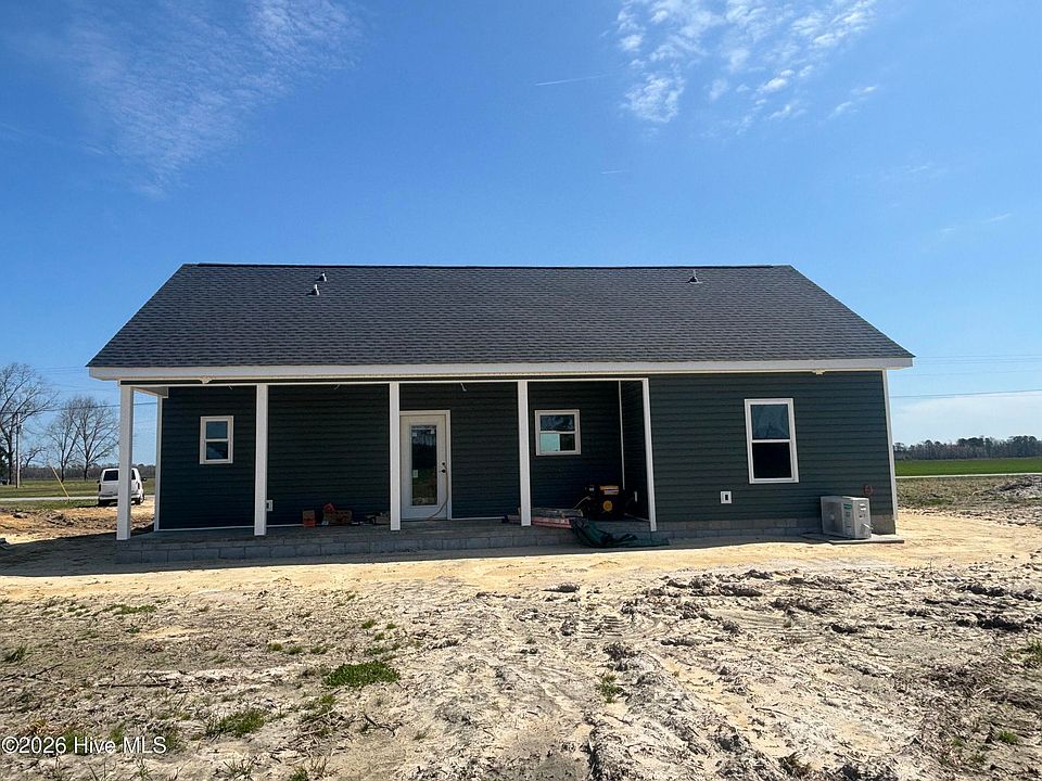 2nd image of 824 Middle Swamp Road