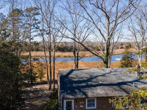 1026 Bartlett Dr, Linwood, NJ 08221