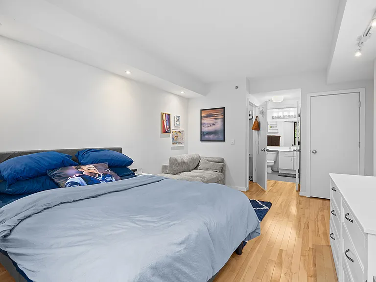 3883 Connecticut Ave NW #213 — Photo 6