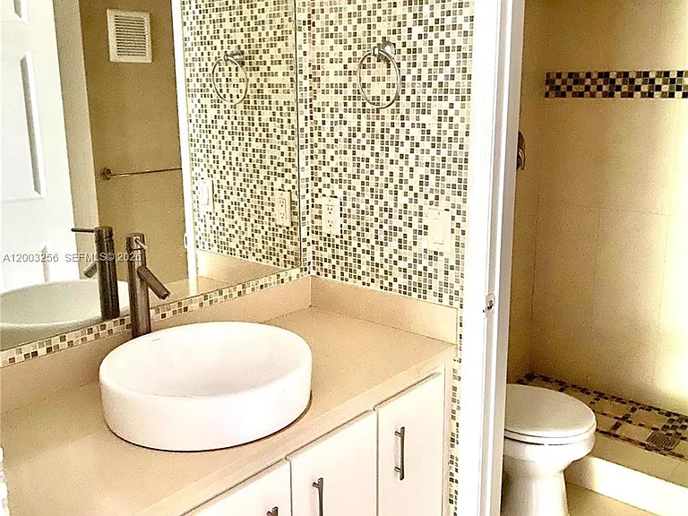 464 NE 210th Circle Ter #201-10A — Photo 9