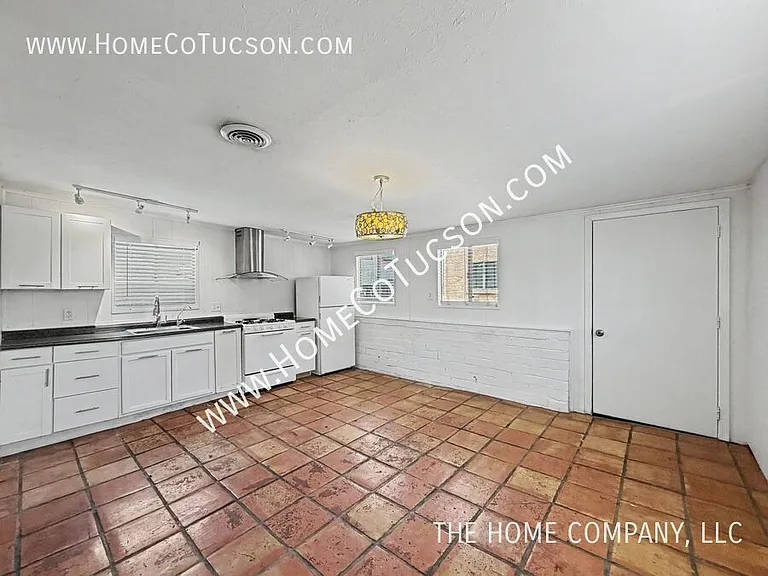 542 E Speedway Blvd — Photo 3