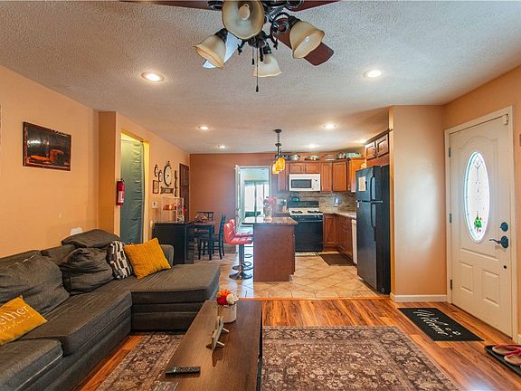 4th image of 1530 6th Ave